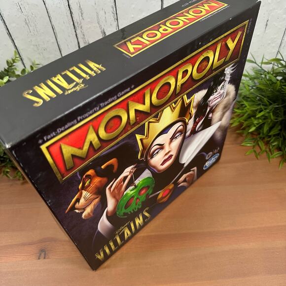 Monopoly Disney Villains Board Game - Picture 3 of 6